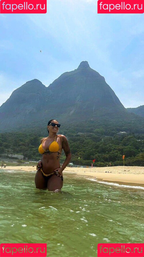 Caiala Tavares Onlyfans Photo Gallery 