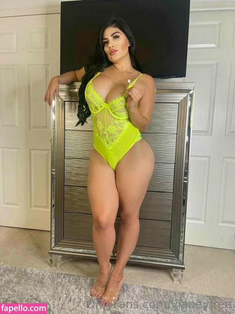 vianeyfree Onlyfans Photo Gallery 