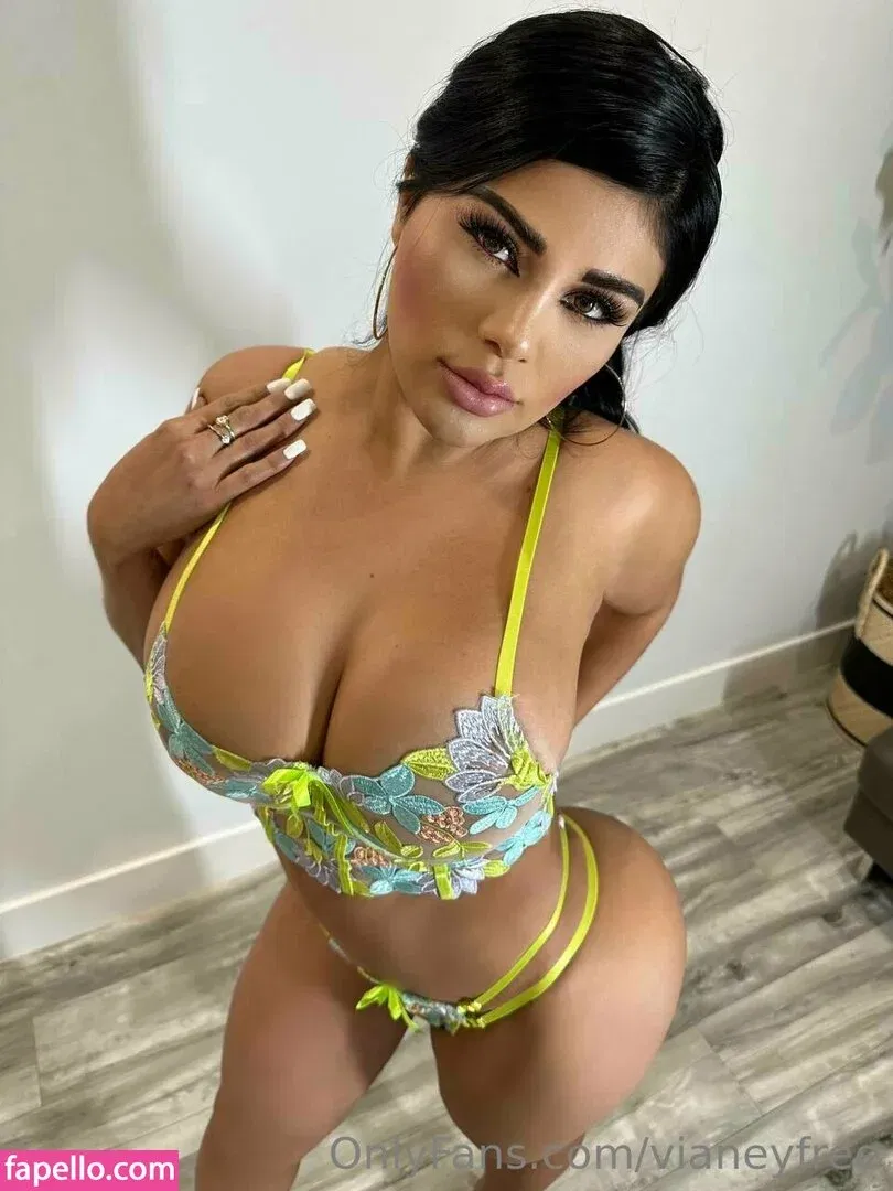 vianeyfree Onlyfans Photo Gallery 