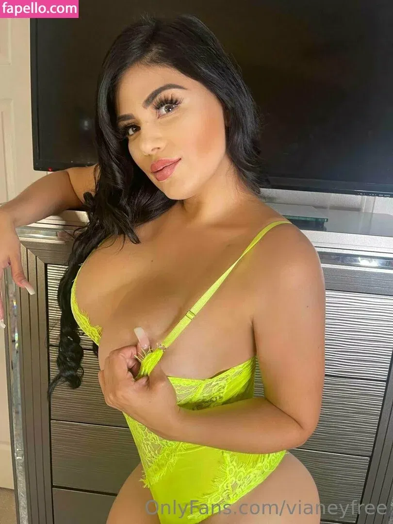 vianeyfree Onlyfans Photo Gallery 