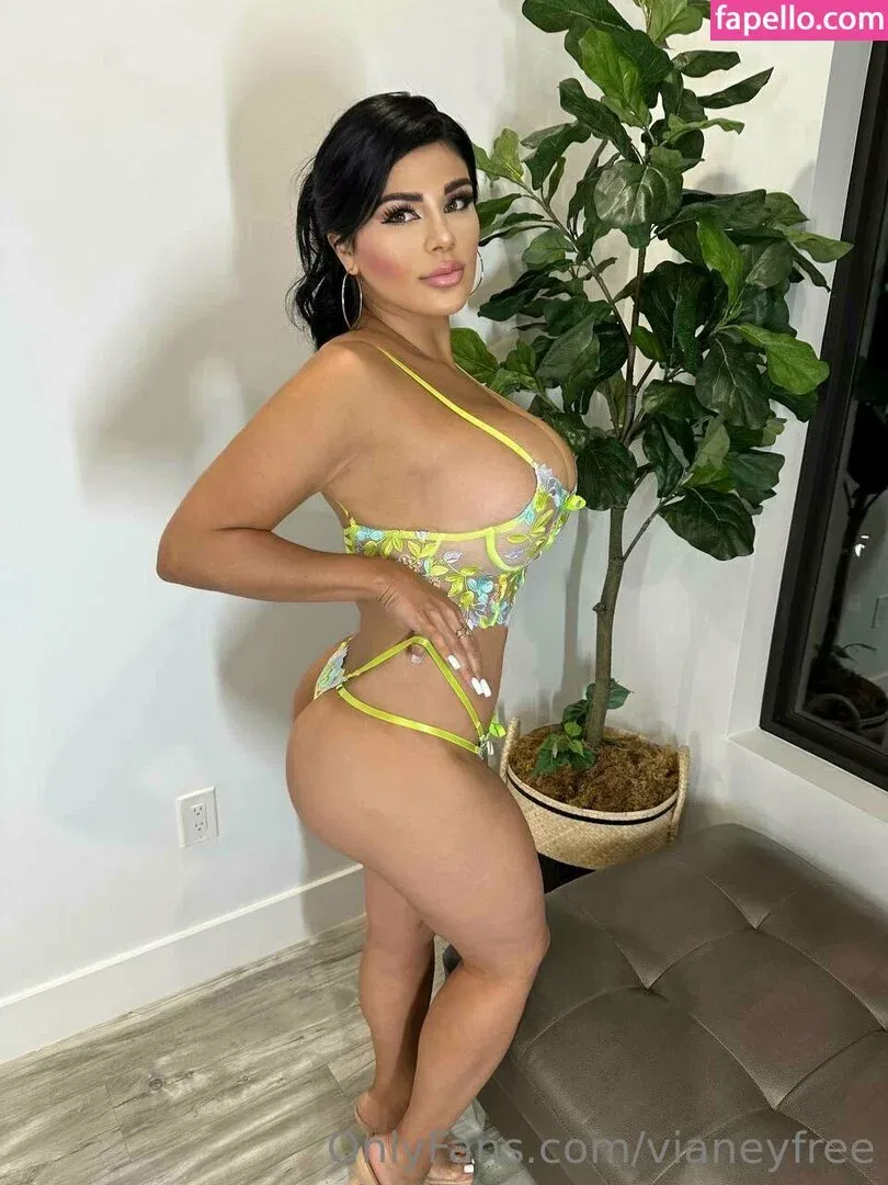 vianeyfree Onlyfans Photo Gallery 