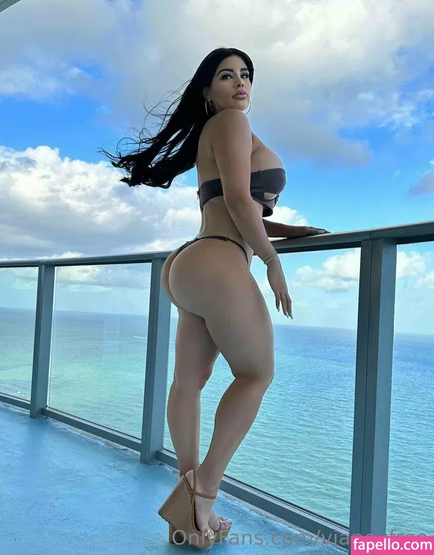 vianeyfree Onlyfans Photo Gallery 