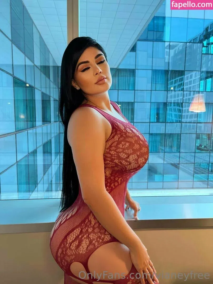 vianeyfree Onlyfans Photo Gallery 