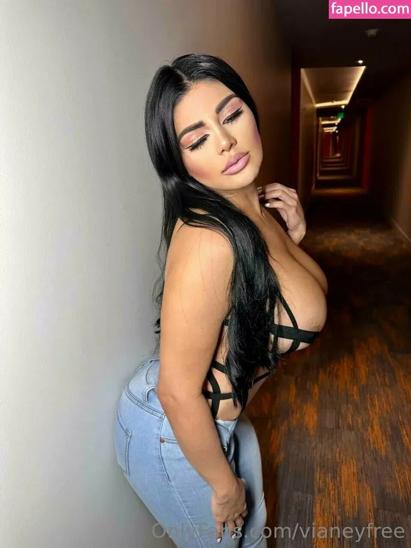 vianeyfree Onlyfans Photo Gallery 