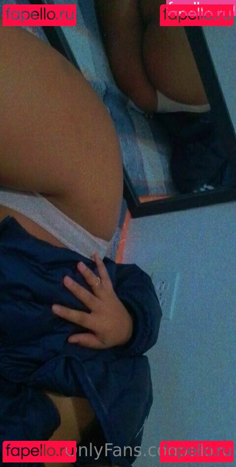 lilly / lliilly Onlyfans Photo Gallery 