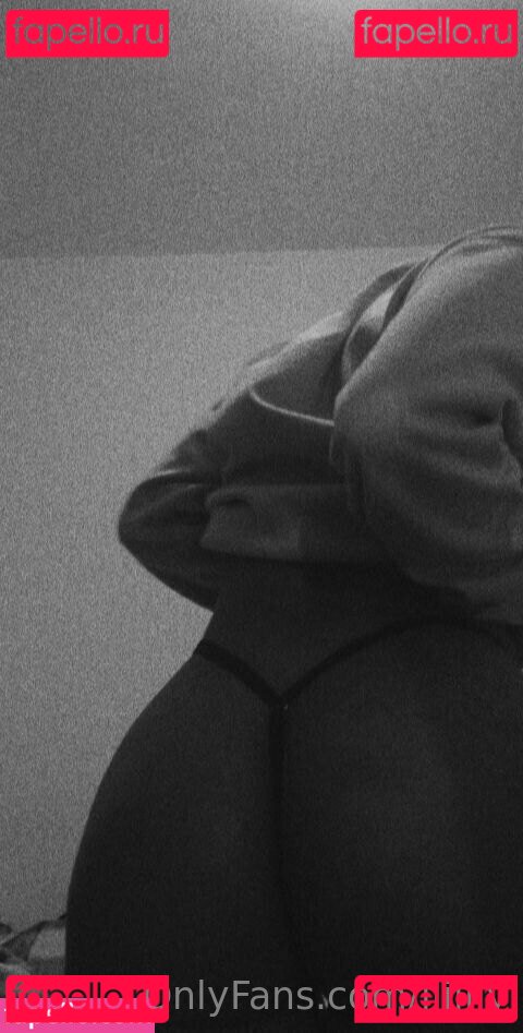 lilly / lliilly Onlyfans Photo Gallery 