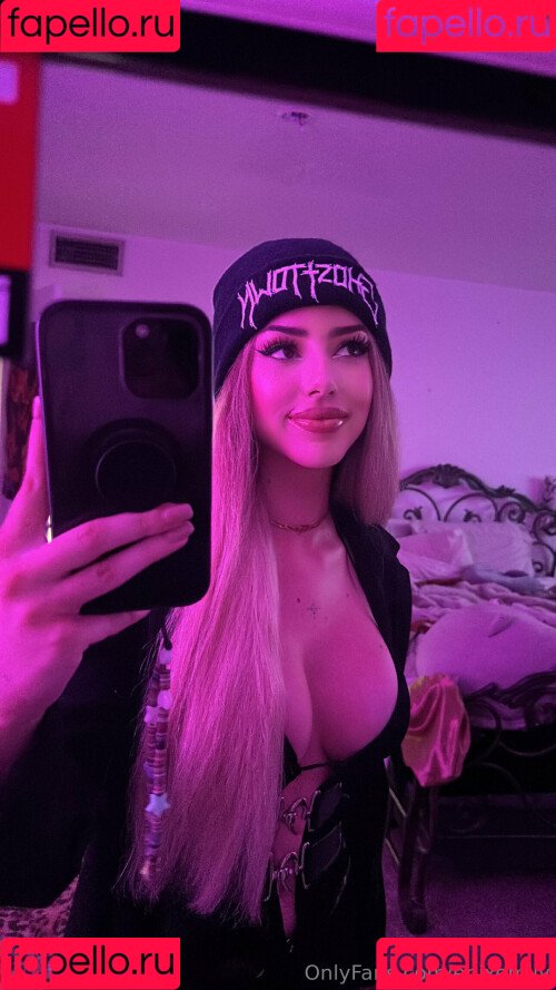 epixemily Onlyfans Photo Gallery 