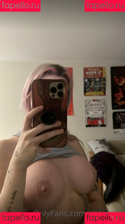 epixemily Onlyfans Photo Gallery 