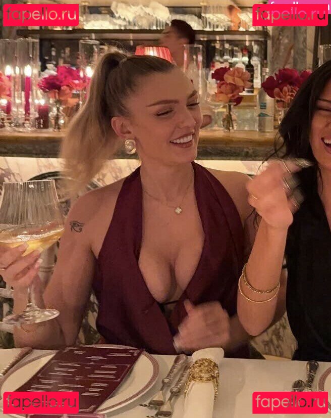 MillieT25 / xxxtt Onlyfans Photo Gallery 