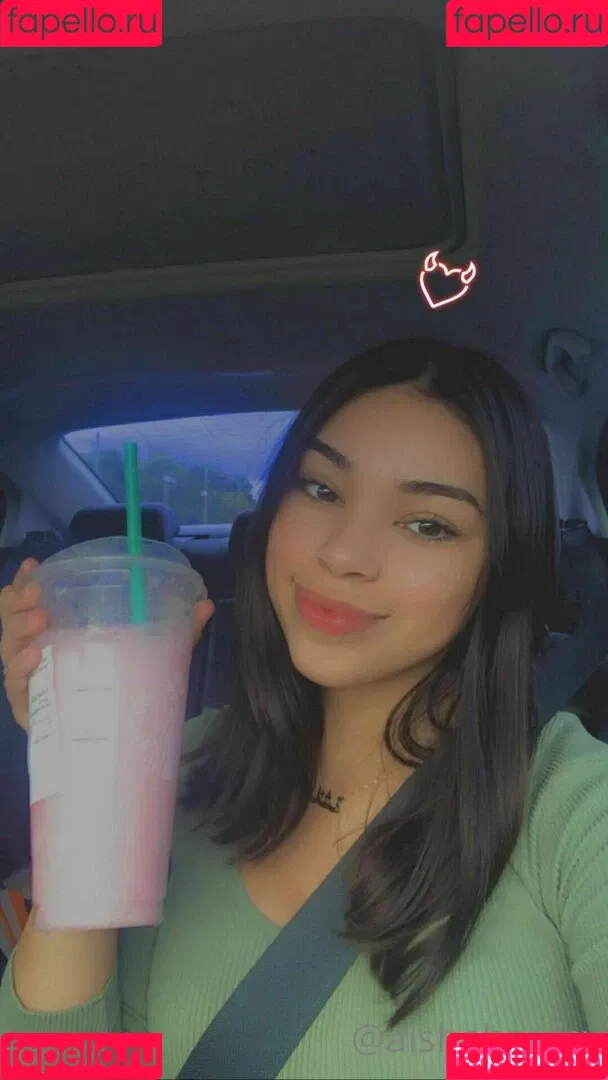 aishahsofey Onlyfans Photo Gallery 