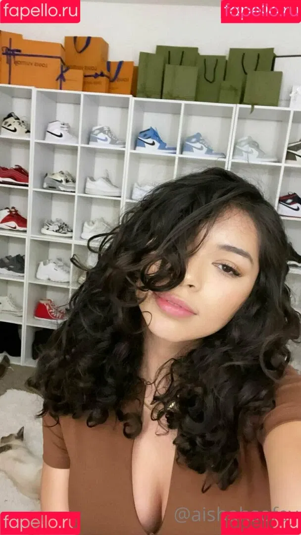 aishahsofey Onlyfans Photo Gallery 