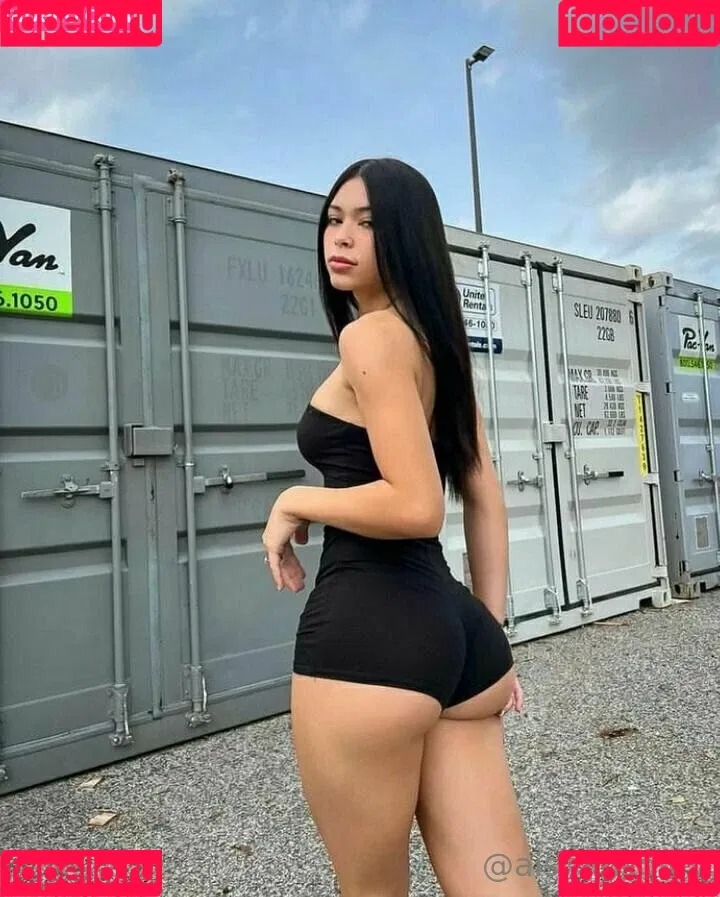 aishahsofey Onlyfans Photo Gallery 