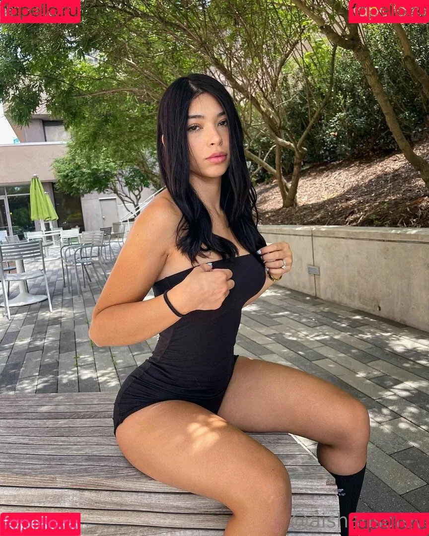 aishahsofey Onlyfans Photo Gallery 