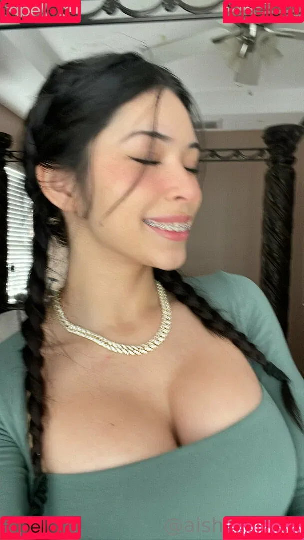 aishahsofey Onlyfans Photo Gallery 