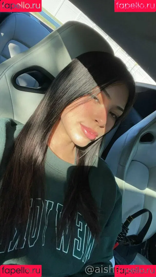 aishahsofey Onlyfans Photo Gallery 
