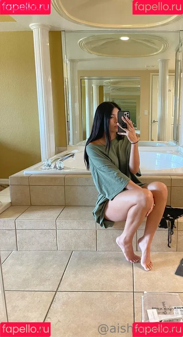 aishahsofey Onlyfans Photo Gallery 
