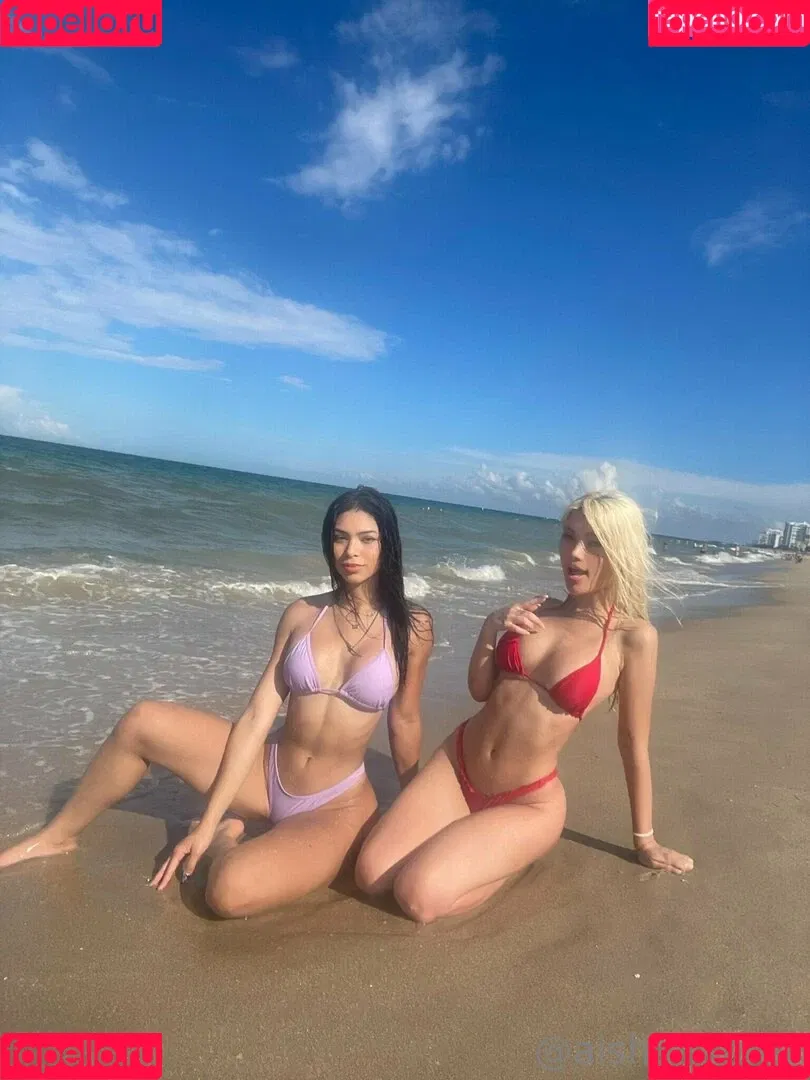 aishahsofey Onlyfans Photo Gallery 