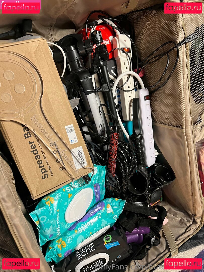 buttonladyafterdark / buttonladyfree Onlyfans Photo Gallery 