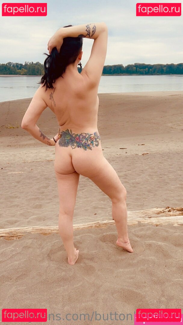 buttonladyafterdark / buttonladyfree Onlyfans Photo Gallery 