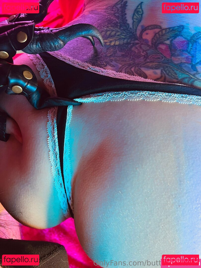 buttonladyafterdark / buttonladyfree Onlyfans Photo Gallery 
