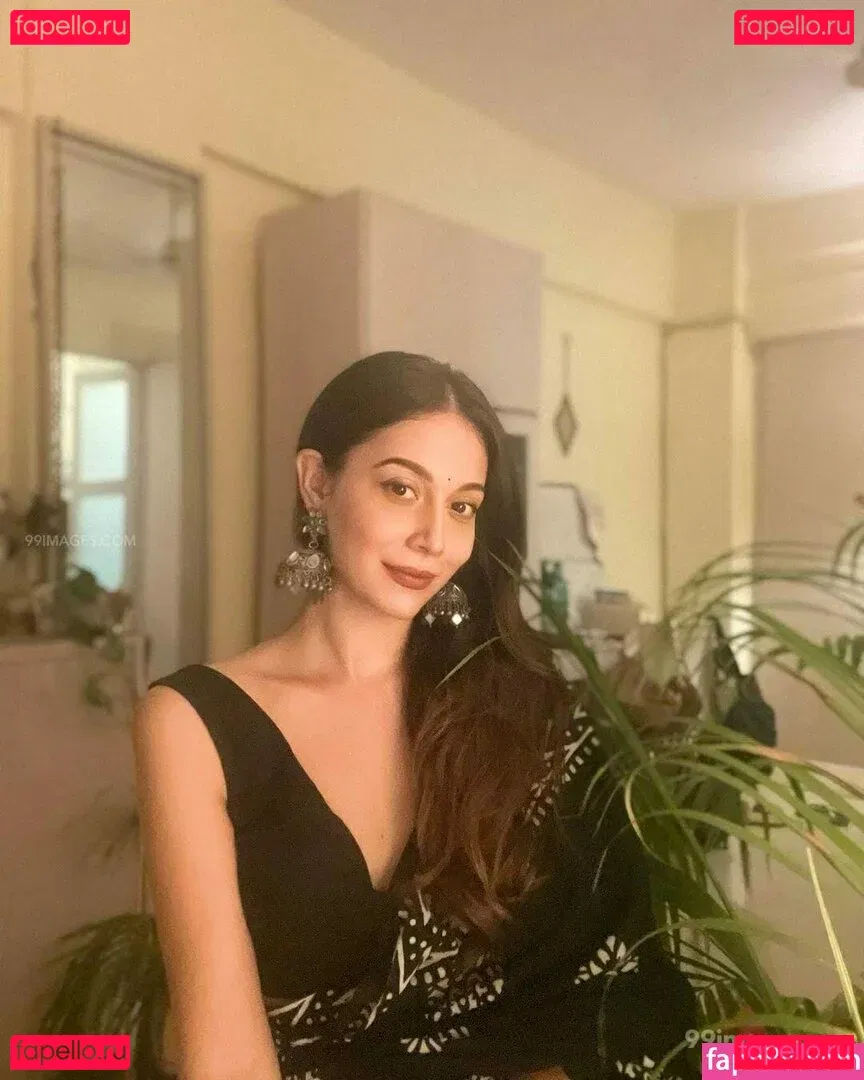 Aahana Kumra Onlyfans Photo Gallery 