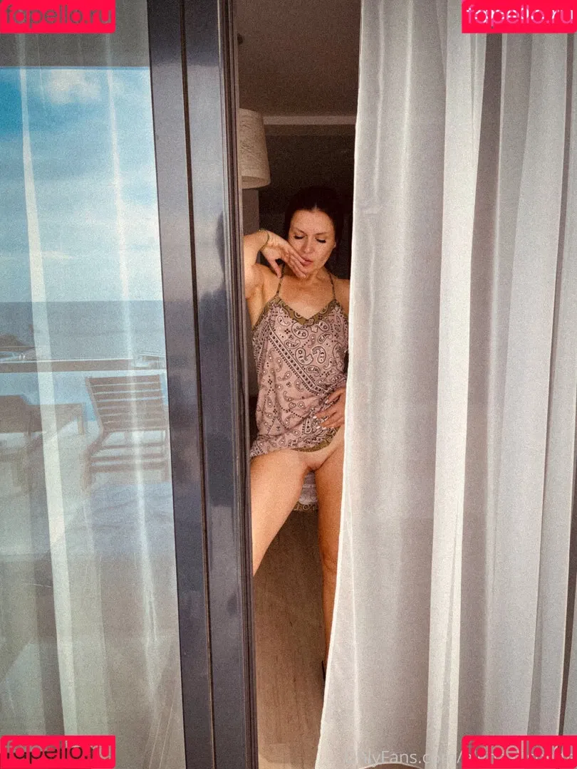 Elena Ptena Onlyfans Photo Gallery 
