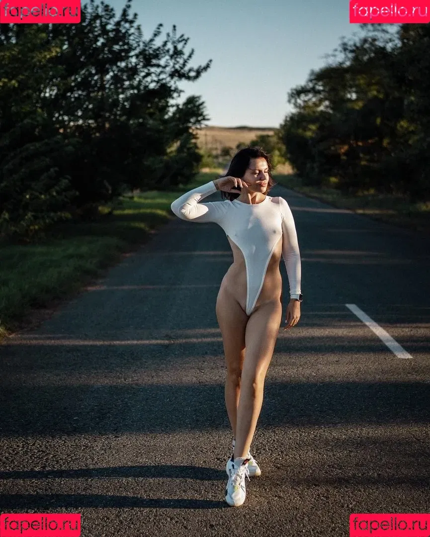 Elena Ptena Onlyfans Photo Gallery 