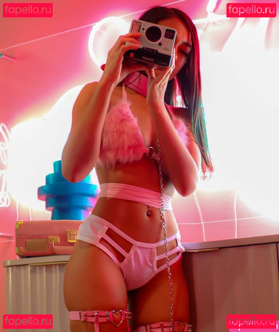 bae_uwu / jimmy.chen26 / missninichin / uwu__bae Onlyfans Photo Gallery 