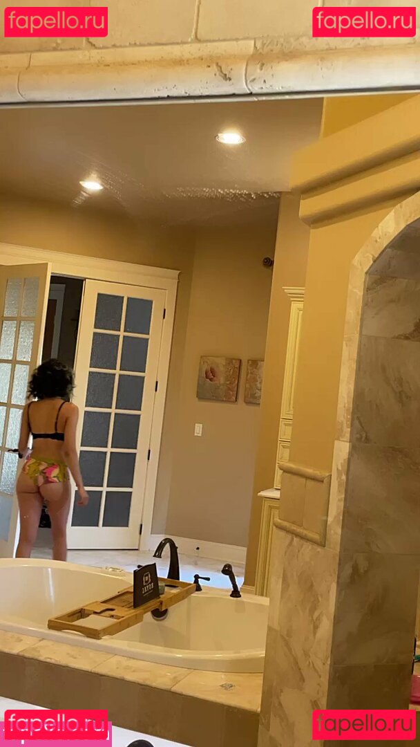 Newmakeupgoddess / Nmakeupgoddess Onlyfans Photo Gallery 