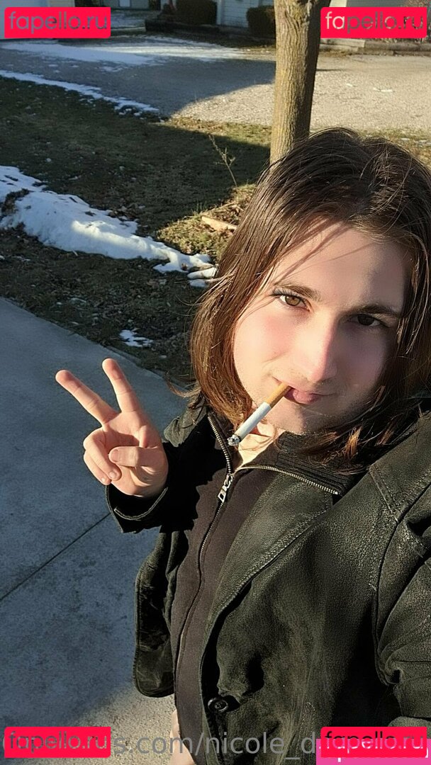 nicole_dom_trap / nicoledomuret Onlyfans Photo Gallery 