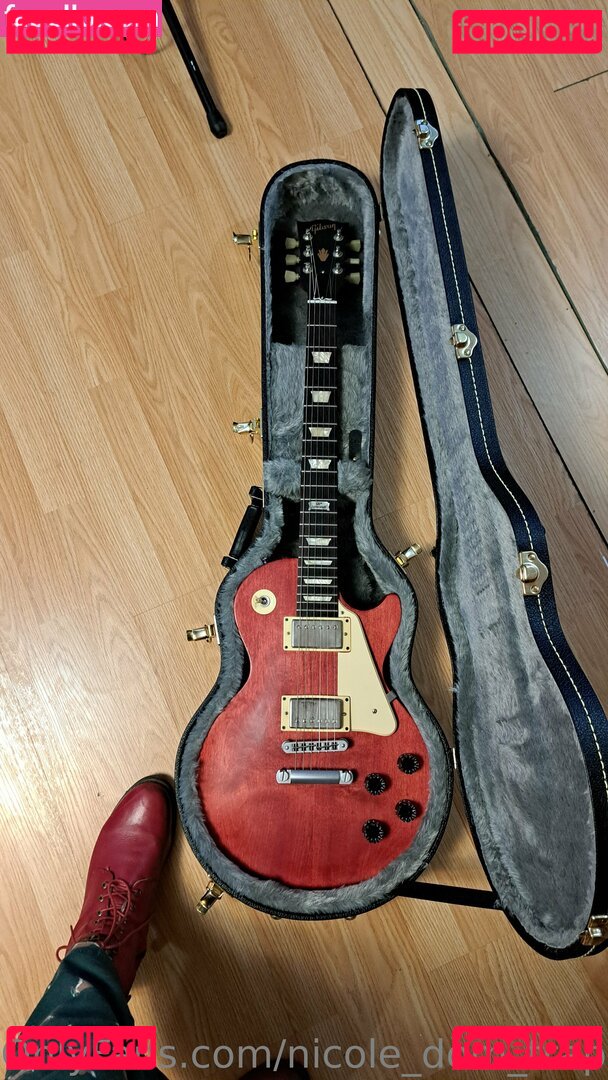 nicole_dom_trap / nicoledomuret Onlyfans Photo Gallery 