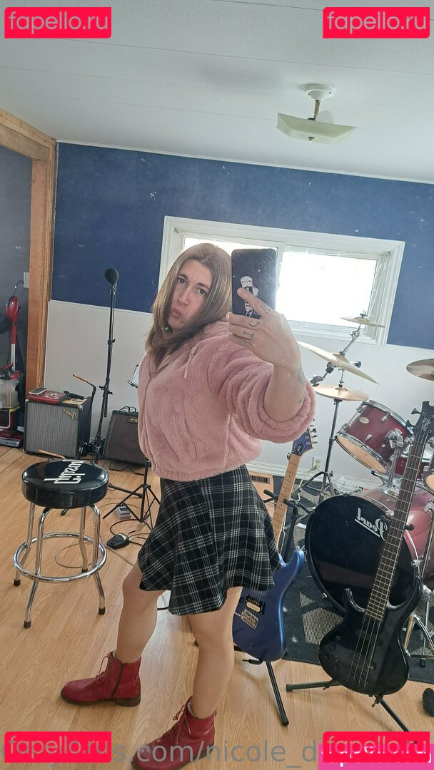 nicole_dom_trap / nicoledomuret Onlyfans Photo Gallery 