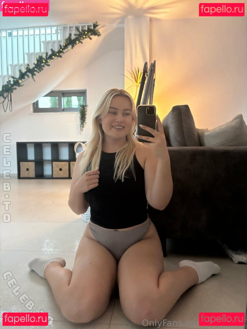 Maja Holf / azubi.maja / majaazubi / majaholf Onlyfans Photo Gallery 