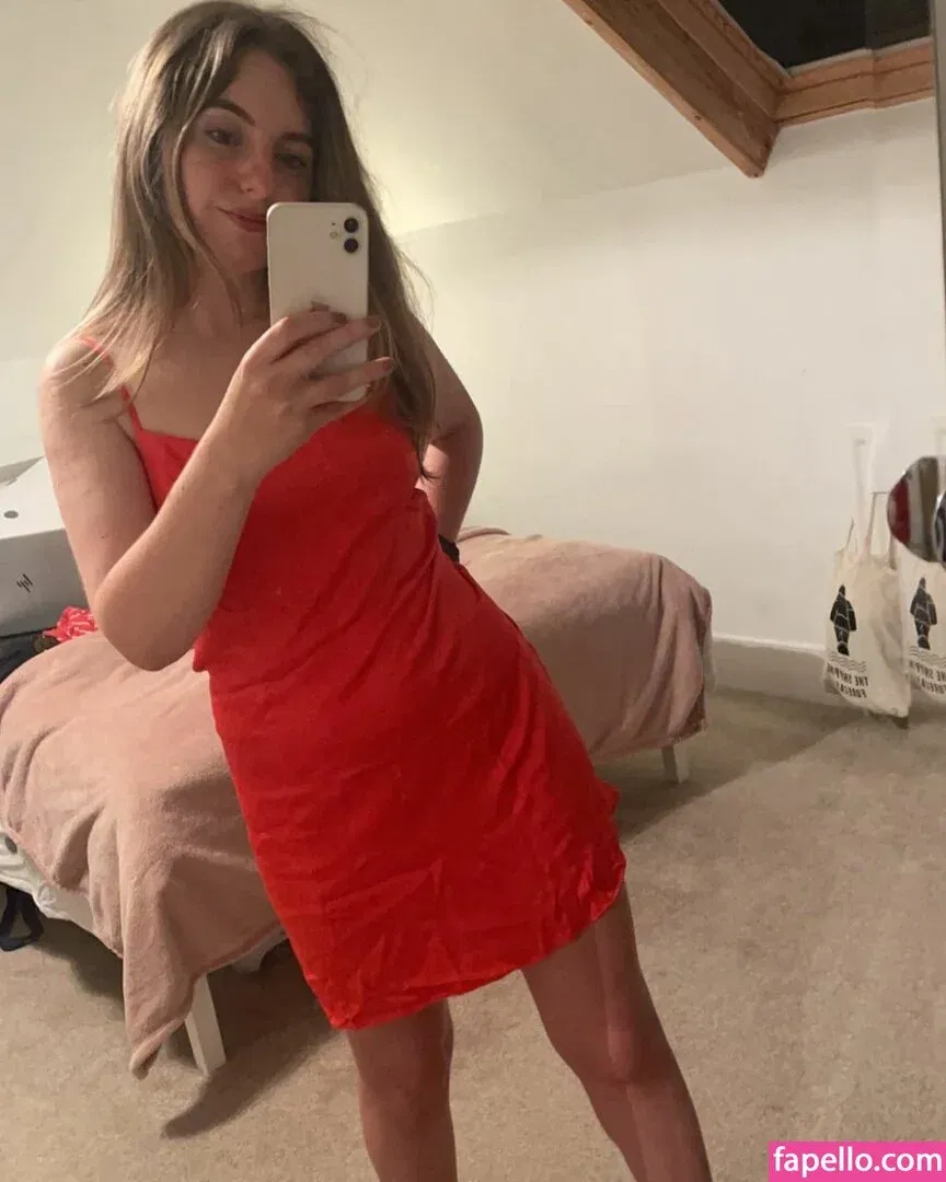 Averytinyleaf Onlyfans Photo Gallery 