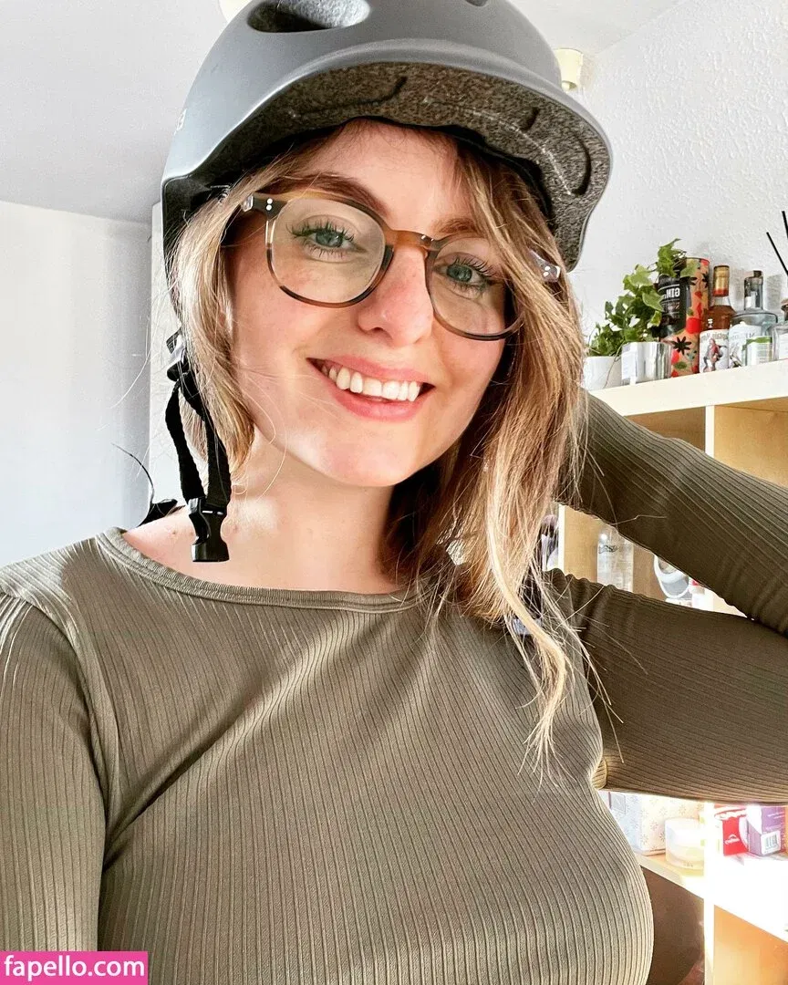 Averytinyleaf Onlyfans Photo Gallery 