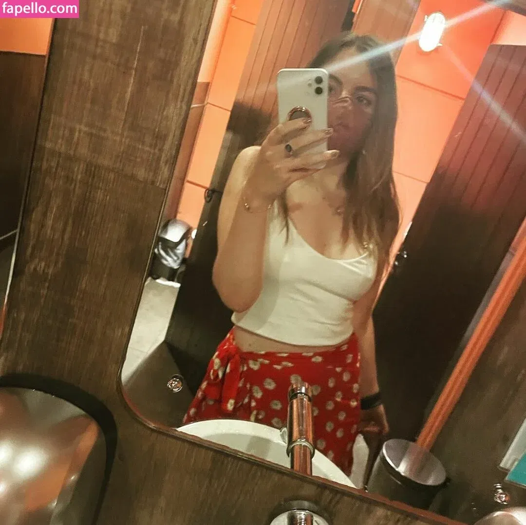 Averytinyleaf Onlyfans Photo Gallery 