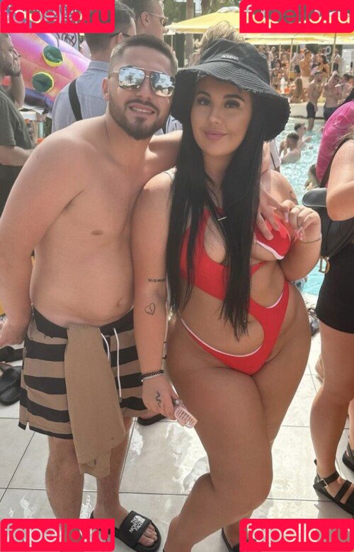 Chloe Kerton Onlyfans Photo Gallery 