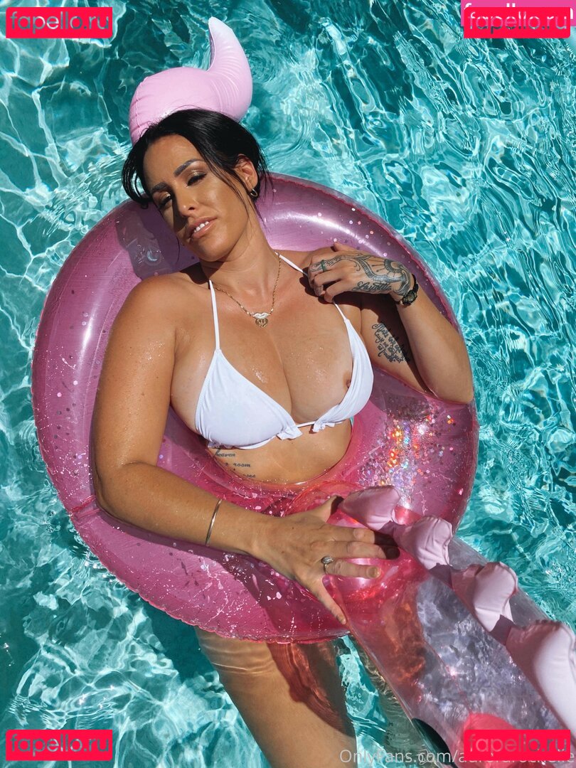 ambarochelle / aurorarochelle Onlyfans Photo Gallery 