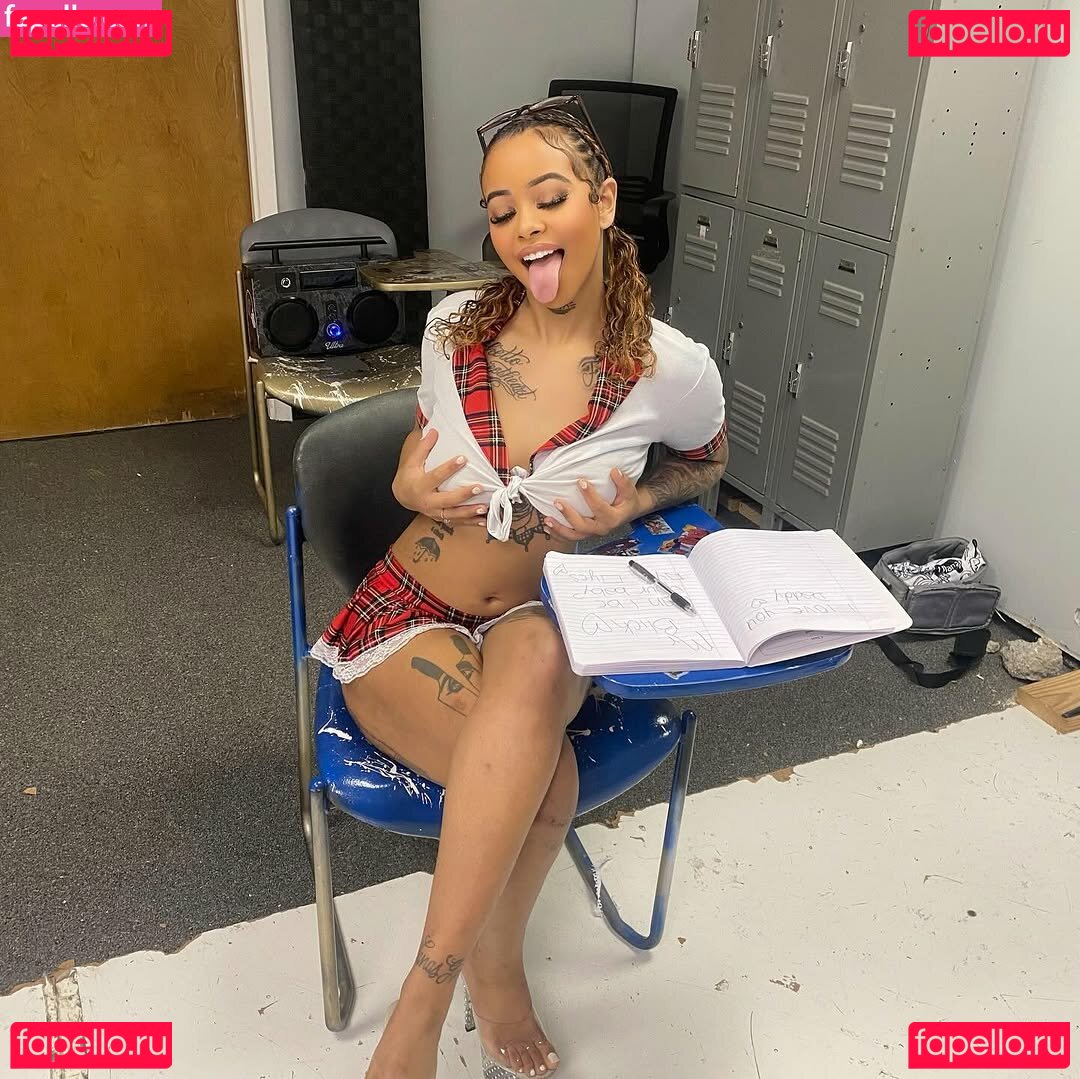 babiekmoney / prettyvae1_ Onlyfans Photo Gallery 