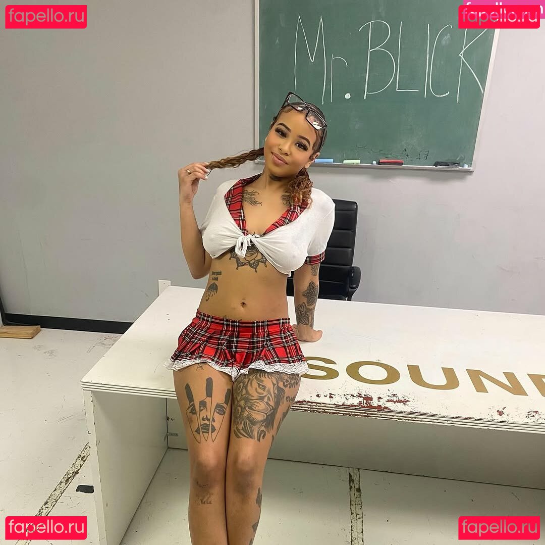 babiekmoney / prettyvae1_ Onlyfans Photo Gallery 
