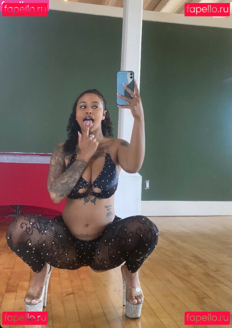 babiekmoney / prettyvae1_ Onlyfans Photo Gallery 