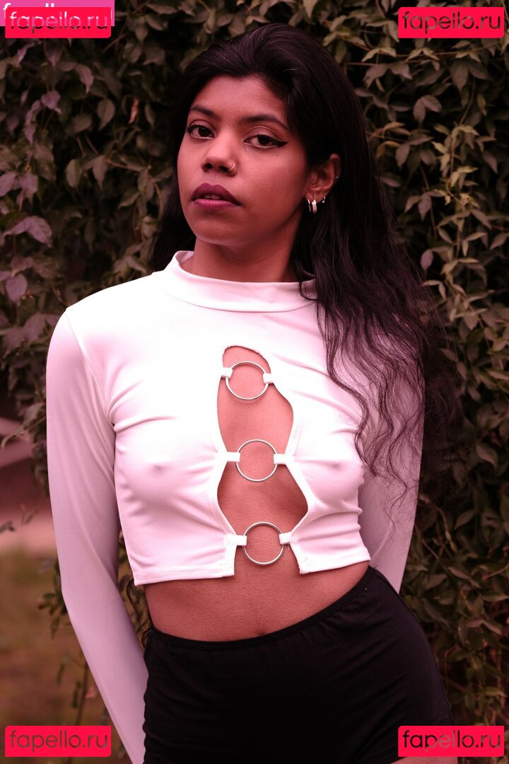 Desi Devi / desidevi / reason_prod / thedesidevi Onlyfans Photo Gallery 