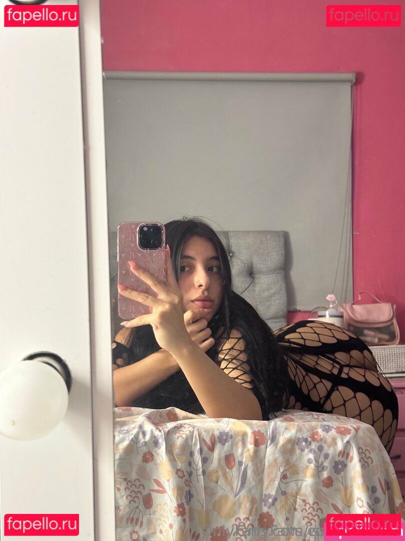 Isabella Tobar / isatobaar / isatobar Onlyfans Photo Gallery 