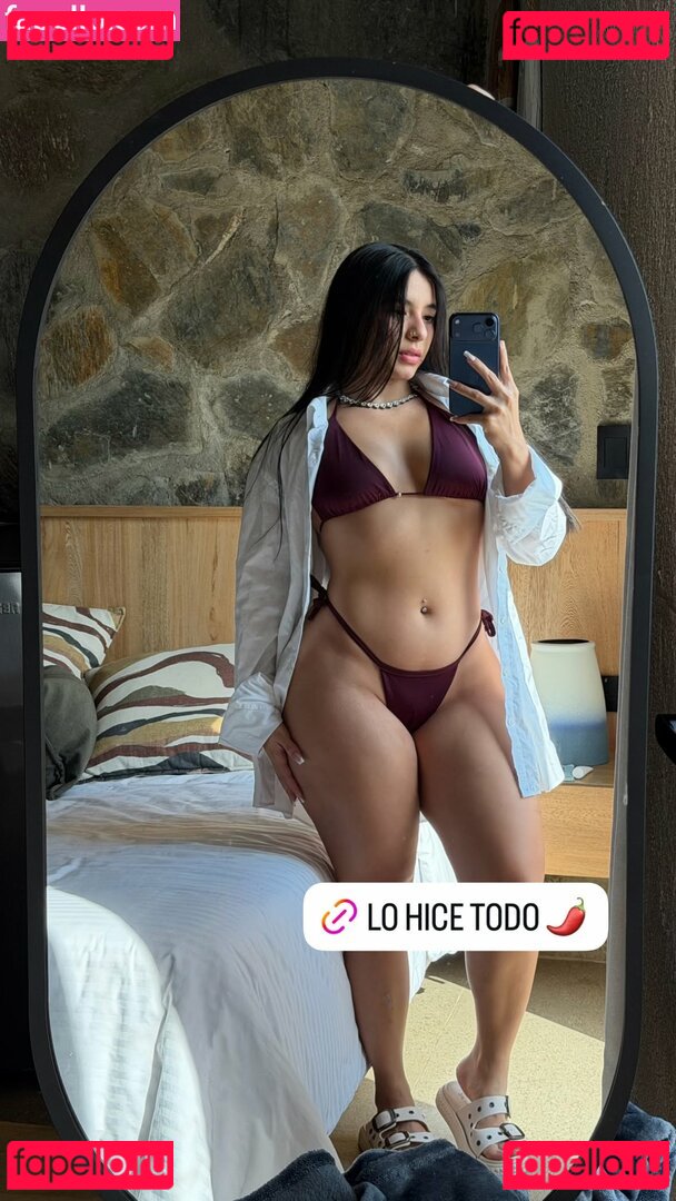 Isabella Tobar / isatobaar / isatobar Onlyfans Photo Gallery 