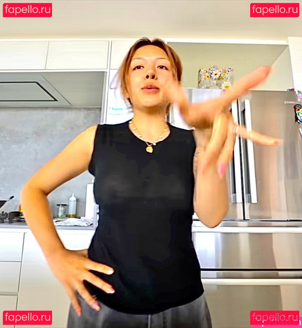 Mai Pham / maiphammy / oy_nee Onlyfans Photo Gallery 