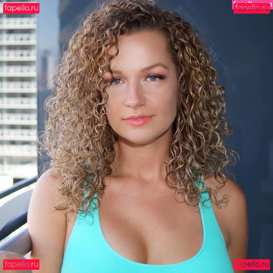 SabrinatheDLS Onlyfans Photo Gallery 