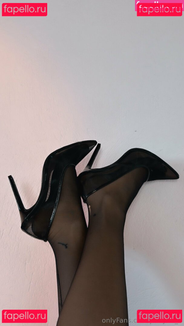 jmaybe_e / jmaybe_efree Onlyfans Photo Gallery 