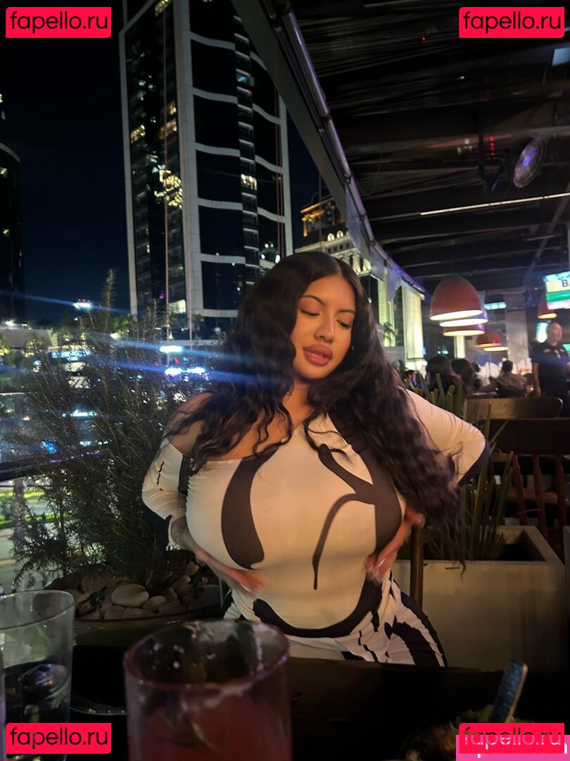 ParlayPrincesa / iriisileaa Onlyfans Photo Gallery 