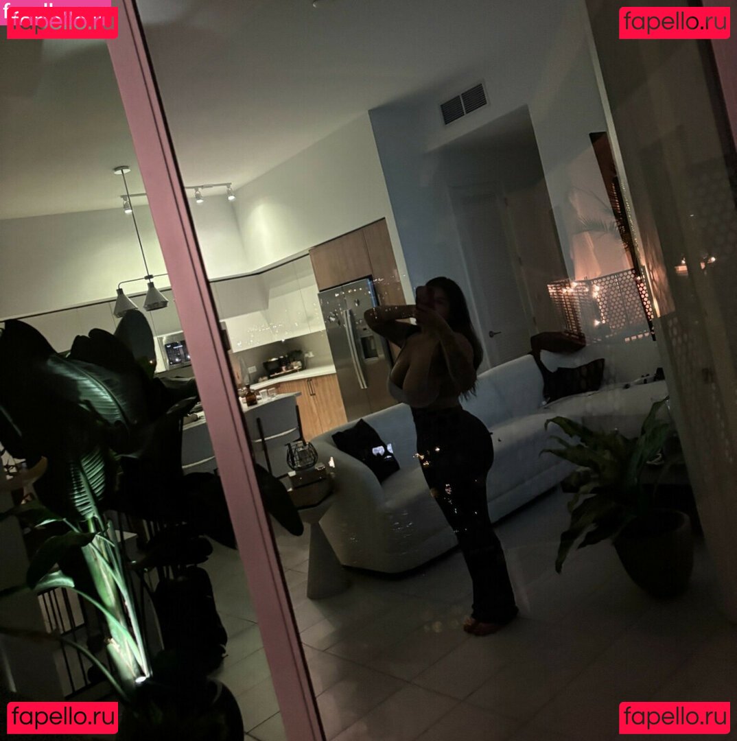 ParlayPrincesa / iriisileaa Onlyfans Photo Gallery 