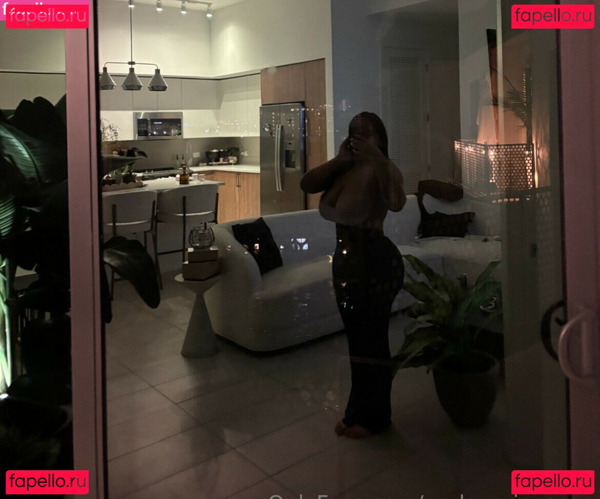 ParlayPrincesa / iriisileaa Onlyfans Photo Gallery 